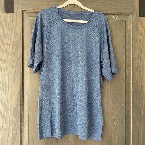 XL men's Lululemon metal vent T-shirt